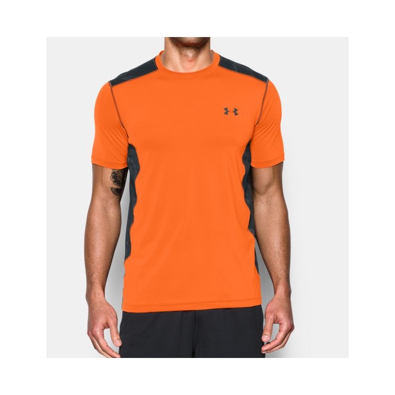 magliette nera under armour