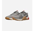 SCARPA NIKE METCON 8 DO9328 005  GRIGIO GUM ROSSO